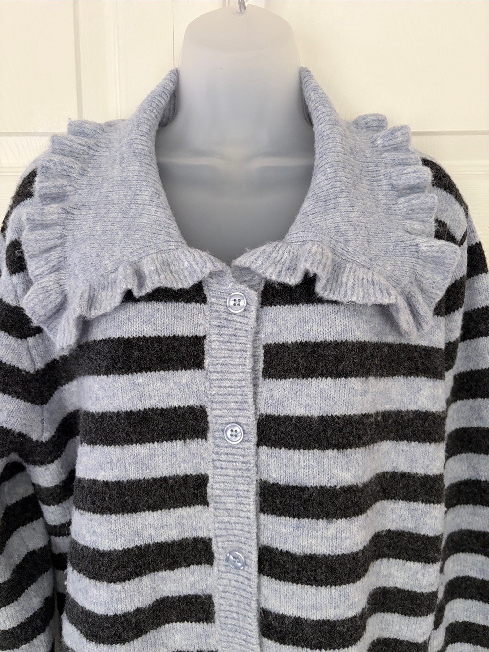Anthropologie Maeve Ainsley Ruffle-Collar Cardigan Sweater Gray Blue size XL - Picture 4 of 13